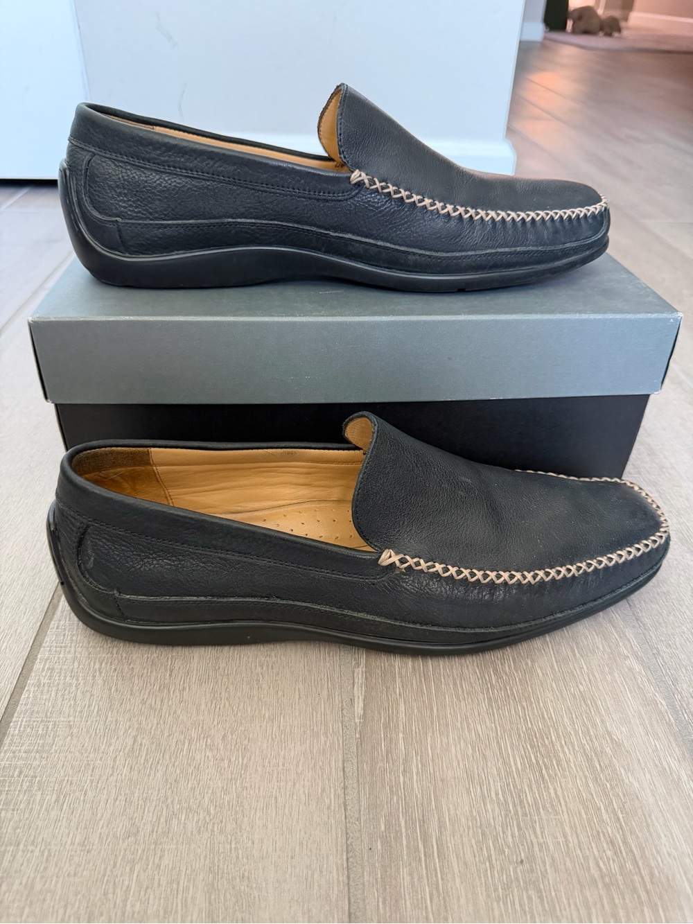 Johnston & Murphy Black Leather Slip-On Loafers with Contrast Stitch